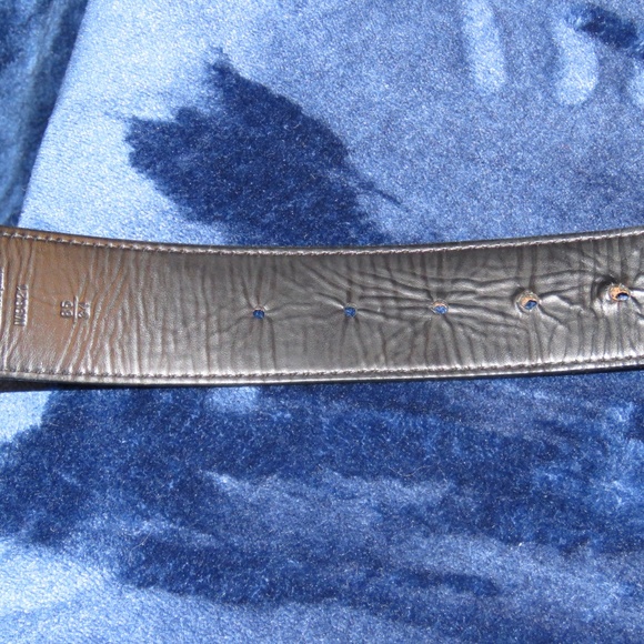 Louis Vuitton reversible belt with Silver Buckle - Picture 4 of 6